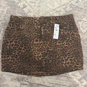 Cheetah mini skirt